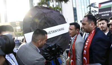 CHP İstanbul İl Örgütü, İsrail saldırılarını protesto etti