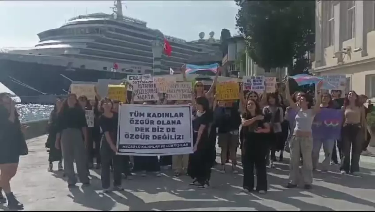 Üniversitelerde Kadın Cinayetlerine Protesto