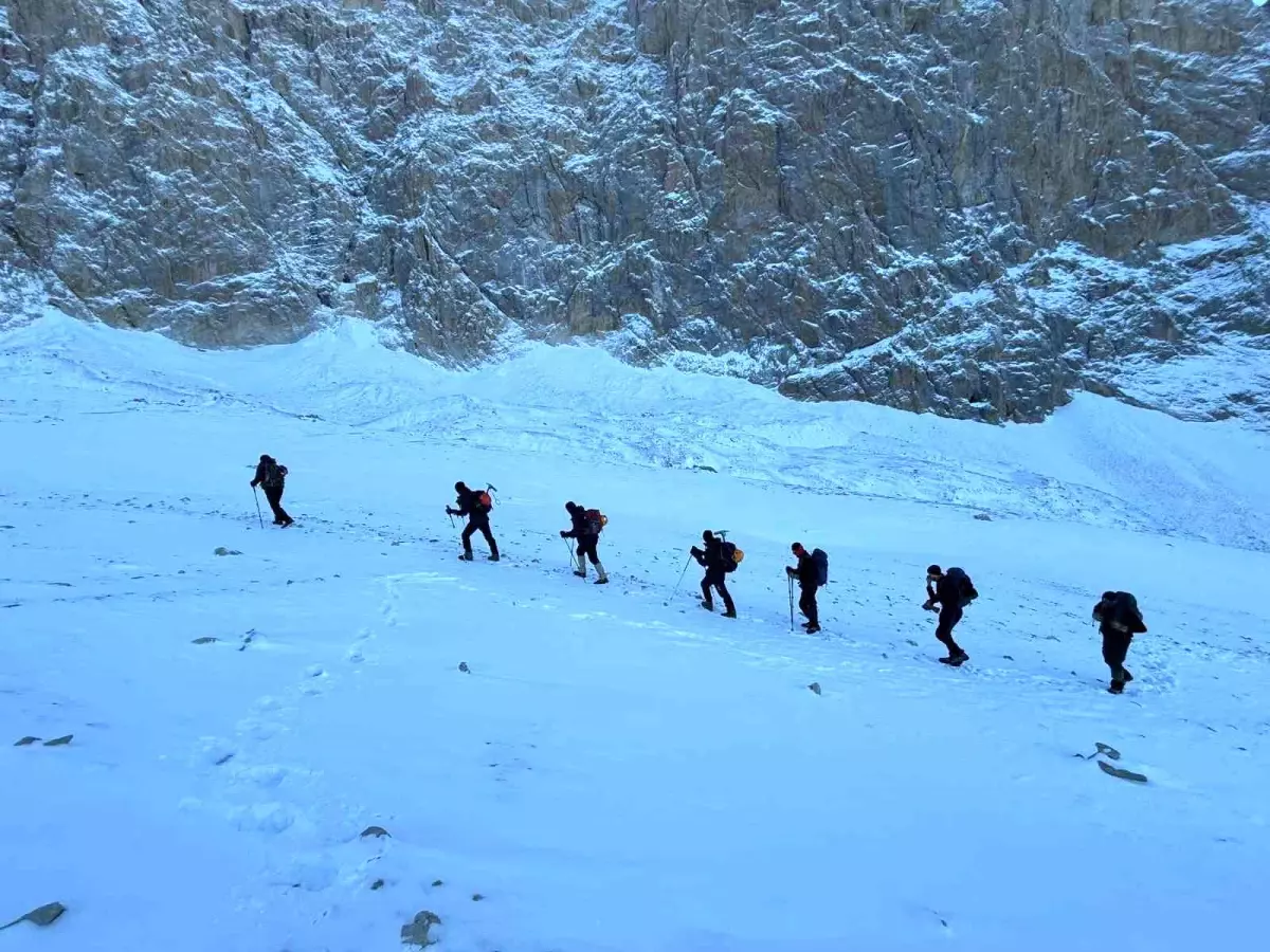 Aladağlar’da Kayıp Dağcılar İçin Arama Başlatıldı